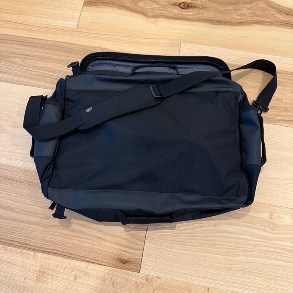 Timbuk2 Wingman Carry-On Travel Duffel / Backpack  – Black – Excellent Condition - Picture 5 of 7